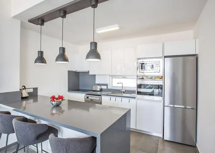 Olive Platinum, New And Luxury 4bdr With Private Pool