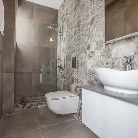 Olive Platinum, New And Luxury 4bdr With Private Pool, Short Walk To *