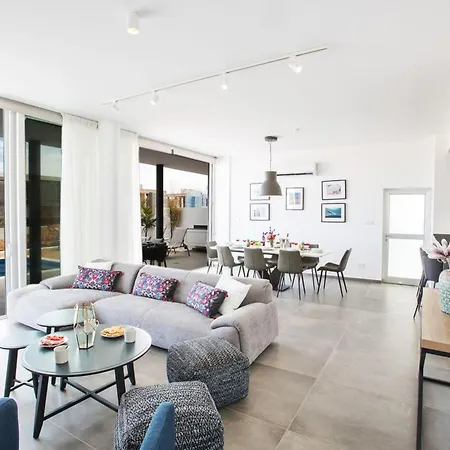 Olive Platinum, New And Luxury 4bdr With Private Pool, Short Walk To Вилла *
